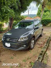Sophisticated german engineering is at its best with our 2014 volkswagen tiguan se with 4motion shown in stunning silver. Volkswagen Tiguan 2014 J 2 250 000 For Sale Jamaicars Com