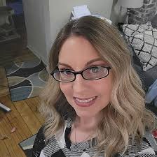 Hi guys, whats a good item to use to make a stencil, vinyl not good, oracle  wont stick to wood surface. Cricut stencil worse. i need help. Id also like  to reuse