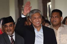 The sembrong umno division chief and mp said that when met after umno president datuk seri dr ahmad zahid hamidi. Ahmad Zahid Hamidi Steps Aside As Umno President Hands Over Duties To Deputy Se Asia News Top Stories The Straits Times