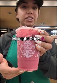 IG:Ariannyscoronel . #starbucksdrinks #starbucksrefreshers  #starbucksbarista #starbucksnewdrink #starbucksmidnight  #starbucksblackberryrefresher #starbucksorder