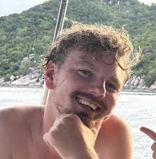 Anyone going to Mettams Pool tomorrow that I could tag along? Thinking of  doing it from 9 am. I'm an experienced snorkeller, just never been to  Mettams Pool. Cheers