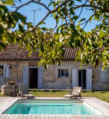 Decouvrez La Piscine Coque Par Cher Par Aboral Piscines