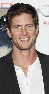 Ryan Mcpartlin Handsome Actors Scott Michael Foster Favorite Celebrities