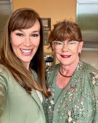 Natalie Vickers's Instagram, Twitter & Facebook