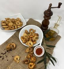 Taralli fatti in casa indicazioni chiare e dettagliate su come preparare questa ricetta: Taralli Pugliesi Friabili Fatti In Casa Cucina Svago