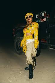 Una idea que parece querer. Lo Nuevo De Karol G Se Llama Bichota Que Significa