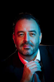 Saúl Favela: Corredor Público y Abogado de Empresa