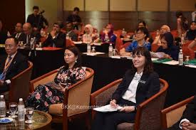 Daripada hannah yeoh, timbalan menteri pembangunan wanita, keluarga dan masyarakat berfikir di luar kotak: Moe Peers Kerjasama Kpm Dan Kementerian Pembangunan Wanita Keluarga Dan Masyarakat Beri Impak Positif