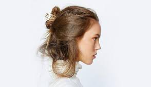 One of the biggest fall hair trends of 2018 would have to be claw clips, so i'm so excited to share these claw clip hairstyles with you guys. How To Wear The Hair Accessory Claw Clip In Many Ways Be Beautiful India
