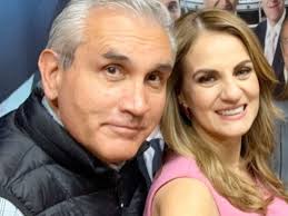 Flor Rubio revela antiguo secreto de su esposo con lágrimas en los ojos