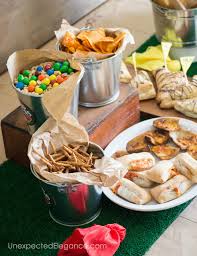 So many, in fact, that i think my friends would show up at my house even if i didn't sent out invitations. Simple Ideas For A Fun Super Bowl Party Decor Food Games Unexpected Elegance