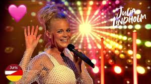 Obtenez des photos d'actualité haute résolution de qualité sur getty images Julia Lindholm Ich Leb Im Traum Schlagerlagerfeuer Die Strandparty 2020 Youtube