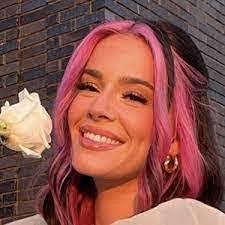 Ally Troutman's Instagram, Twitter & Facebook