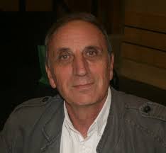 3 questions a. Raconter la guerre sans oublier les hommes