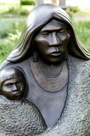 Escultura De Alan Houser En Los Jardines Botánicos De Denver Imagen  editorial