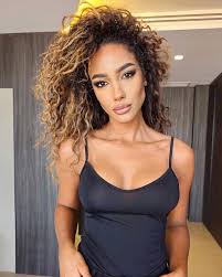 Samira, ex gieffina che strega Pier Silvio: ecco chi cè dietro la  promozione - Affaritaliani.it