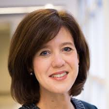 Elizabeth Robert's Instagram, Twitter & Facebook