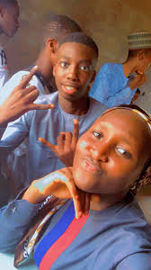 Wow! Another classic shared by Julien Yusuf Josephs. Many memorable  individuals...