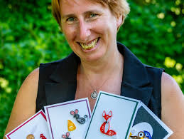 CRAFTER SPOTLIGHT✨🌈 Creative Cards by Katy Welcome to Creative Cards by  Katy! I personally handcraft each notecard, ornament, and framed art piece  using the art of quilling. Quilling is all about transforming