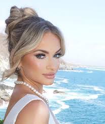 Libby Tipton's Instagram, Twitter & Facebook