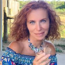 I'm a young 65 yr old lady Location: Boston, Metrowest MA Looking for my  best friend and beloved for a long-term relationship! I'm an honest, smart,  positive, happy, kind, romantic, animal lover,