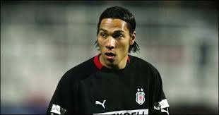 Bu nedenle john carew, denizli'de oynanacak denizlispor maçı kadrosuna alınmamıştır dedi. John Carew Klar For Besiktas