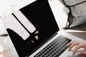 Hal ini bermanfaat jika ada aplikasi portabel atau tool bermanfaat lain yang tidak memiliki opsi jalan di startup windows, tapi ingin kamu jalankan otomatis begitu komputer menyala. Qqdgmwzy9w5z4m