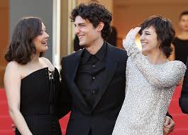 Is he married or dating a new girlfriend? Marion Cotillard Louis Garrel And Charlotte Gainsbourg The Most Fun Celebrity Cannes Dids From The South Of France Popsugar Middle East Celebrity And Entertainment Photo 22