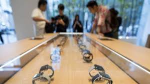 But if you know that you are going to be working in a noisy environment anyway then you might want to set it up closer to 100. Apple Watch Series 5 With Cellular The First Smartwatch You Should Buy Stuff Co Nz