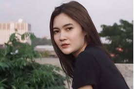 Dalam klarifikasinya, usia kehamilan nella kini sudah memasuki 6 bulan. Resmi Jadi Istri Penabuh Kendang Ini 7 Potret Seksi Nella Kharisma
