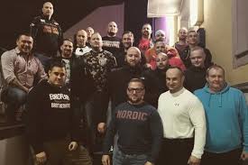 Die rund 40 personen sind anhänger des 1. Tiwaz 2019 Neonazis Hooligans Trainieren Fur Strassenkampf Tag X Exif