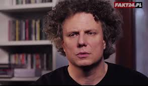 Sidney Polak o trudnym dorastaniu na Chomiczówce, PRL-u i pierwszej perkusji