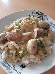 Reispfanne Mit Champignons Und Grober Bratwurst Rezept Bratwurst Rezepte Und Reispfanne Rezept