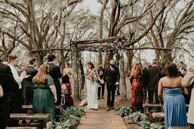 Tampa Wedding At The Wedding Retreat In Plant City Tampa Wedding Photographer Tampa Elopement Tampa Wedding Venue City Wedding Venues Florida Wedding Venues