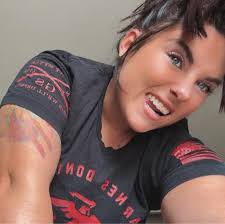 What is the favorite gym in Evansville, IN, with a women's room or near  I-69?