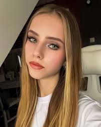 Grace Green Contacts