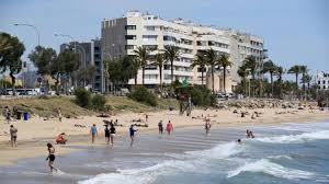 En août, pas de «combine» possible : Coronavirus Sur Les Plages D Espagne Il Faudra Respecter La Distanciation Sociale Cet Ete