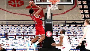 L'arbitro italiano luigi lamonica , probabilmente il miglior fischietto azzurro del mondo, e i suoi colleghi damir javor e emin mogulkoc. Basket Playoff Eurolega Milano Bayern Monaco 79 78 Decisivo Leday Sulla Sirena La Repubblica