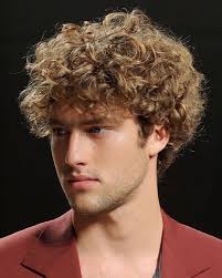 Undercut simple coupe boucle homme black. Coupe Boucle Homme Black 10 Idees De Coiffure Pour Cheveux Afro 20 Coupes Pour Hommes Aux Cheveux Boucles