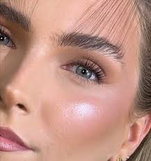 🚨NEW Treatment alert for 2025 🚨 New year New Brows No more patchy  eyebrows🤨 Introducing BROW Extensions. Brow extensions can fill in any  small gaps, reshape your brows and hide any tattoo