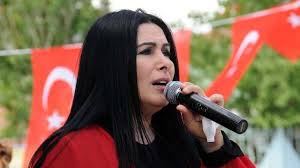 Nuray sayarı çok zorlu ve fakir geçen bir çocukluk yaşamı oldu. Nuray Hafiftas Son Yolculuguna Ugurlandi Kultur Sanat Haberleri