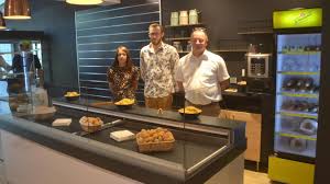 La boulangerie 24/24 est un service social classifié autre centre d'accueil. La Nouvelle Boulangerie Epicerie De Preures Ouvre Ses Portes Ce Jeudi