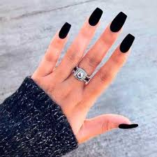 Uñas acrílicas de un solo color. Pin De Aylen Ciccia En Nails Unas De Maquillaje Unas Negras Mate Disenos De Unas Mate