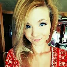 Vicki Burdick's Instagram, Twitter & Facebook