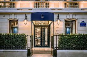 Pin By Neethu Martin On My Favorite Chanel Harry Winston Christmas In Paris Space Architecture