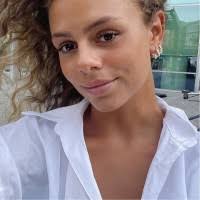 1400+ "Stencel" profiles