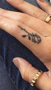Tattoo Girl Small Ring Finger 63 Ideas Finger Tattoo Designs Tattoos Thumb Tattoos