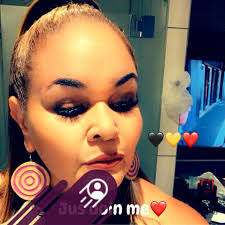 Noemi Reynolds's Instagram, Twitter & Facebook