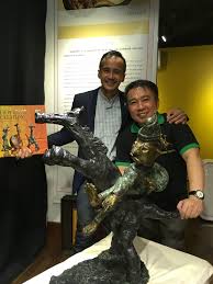 Dato 'sri liow tiong lai (lihtsustatud hiina keel: Unveiling Of Chng Huck Theng Sculpture Pahlawan Launching Of I M Perfect Creation Book By Yb Dato Seri Liow Tiong L Art Exhibition Exhibition Style