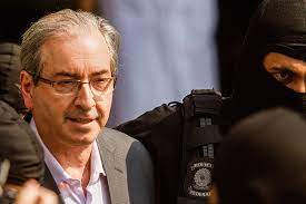 Eduardo cunha leu uma carta e disse que só a sua renúncia dará fim à instabilidade. As Revelacoes Do Livro De Cunha Sobre Bastidores Do Impeachment De Dilma Veja